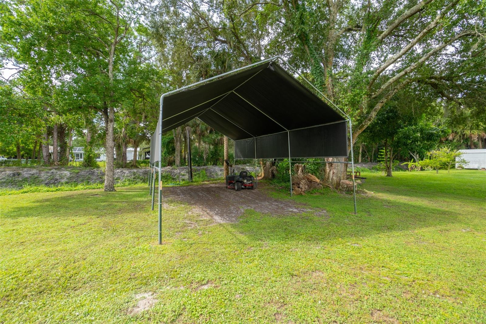 5011 DALEHURST DRIVE
