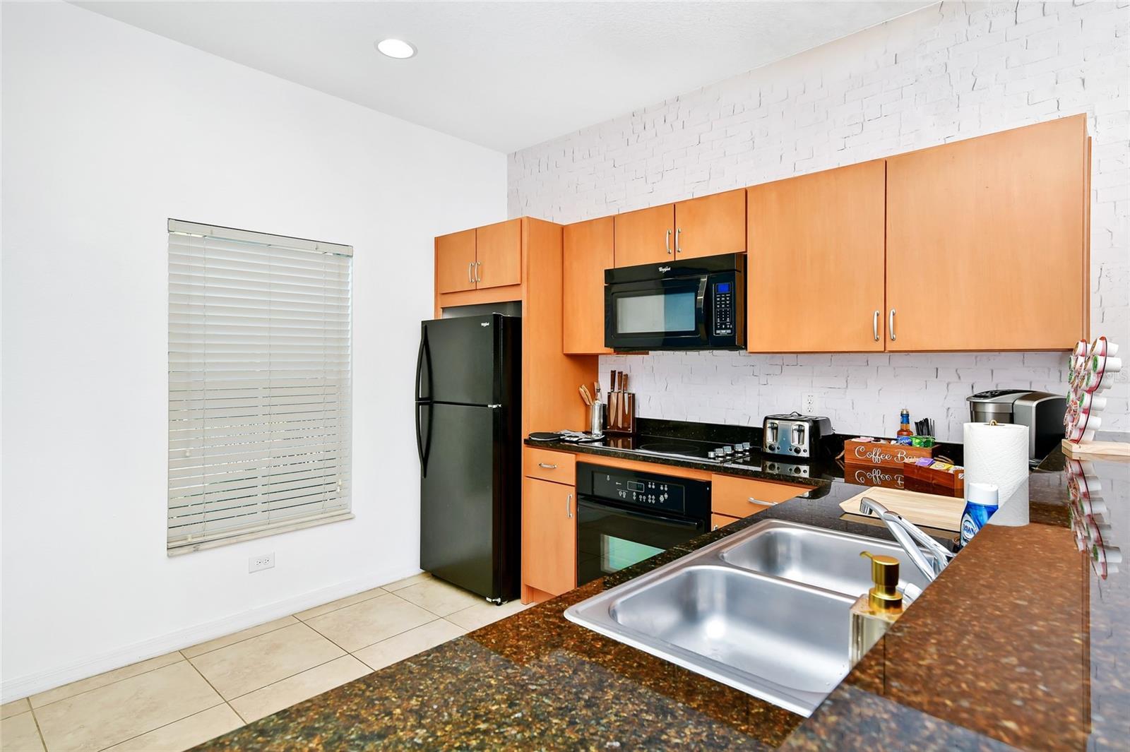 ENCANTADA PH 2 - Residential