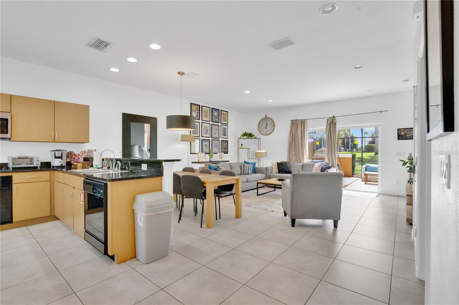 ENCANTADA PH 2 - Residential