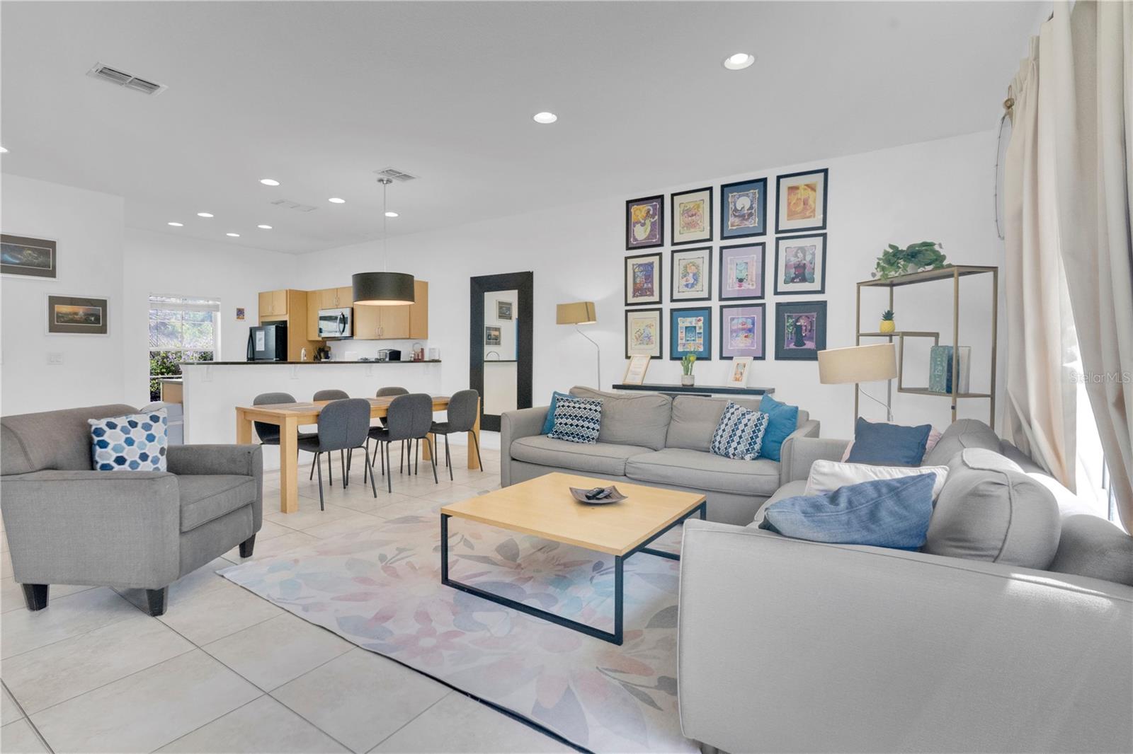 ENCANTADA PH 2 - Residential