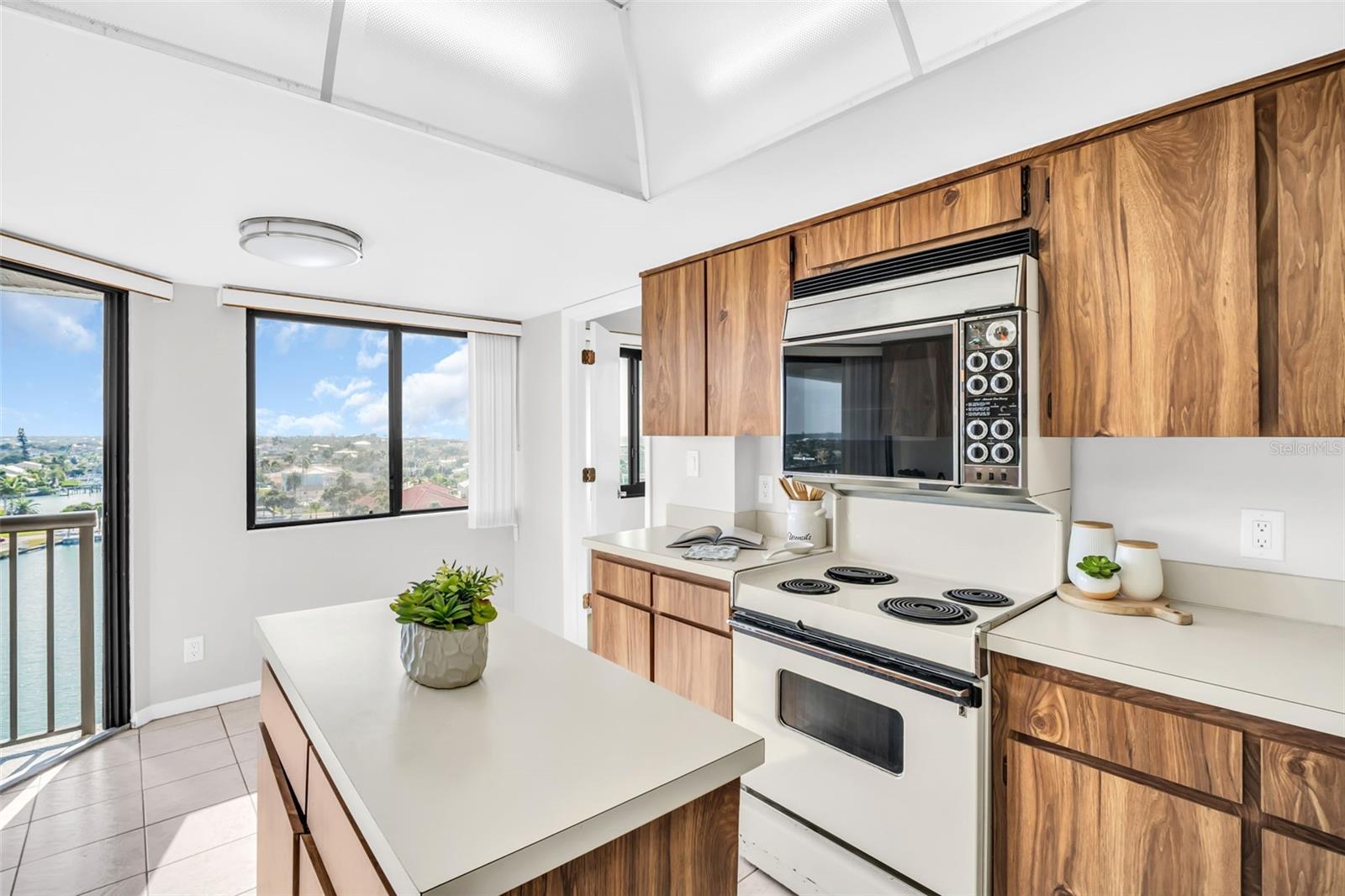 HARBORAGE CONDO BELLEAIR BEACH - Residential