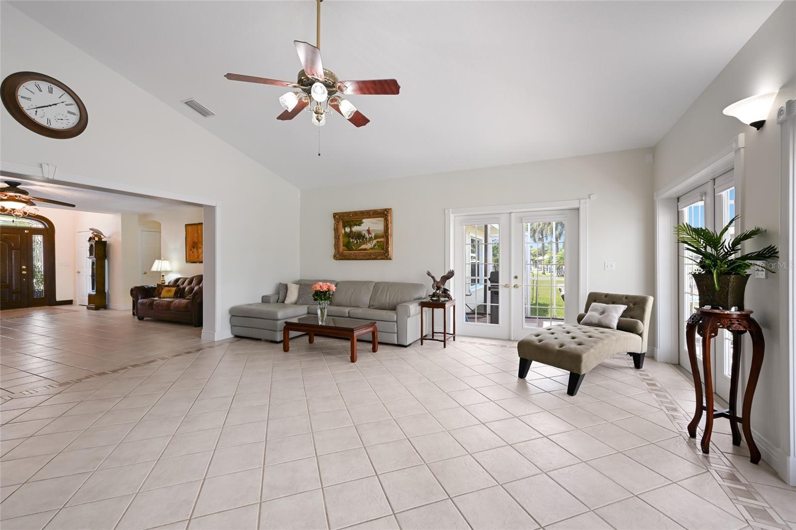 REPLAT OF BONAIRE BAYOU - Residential