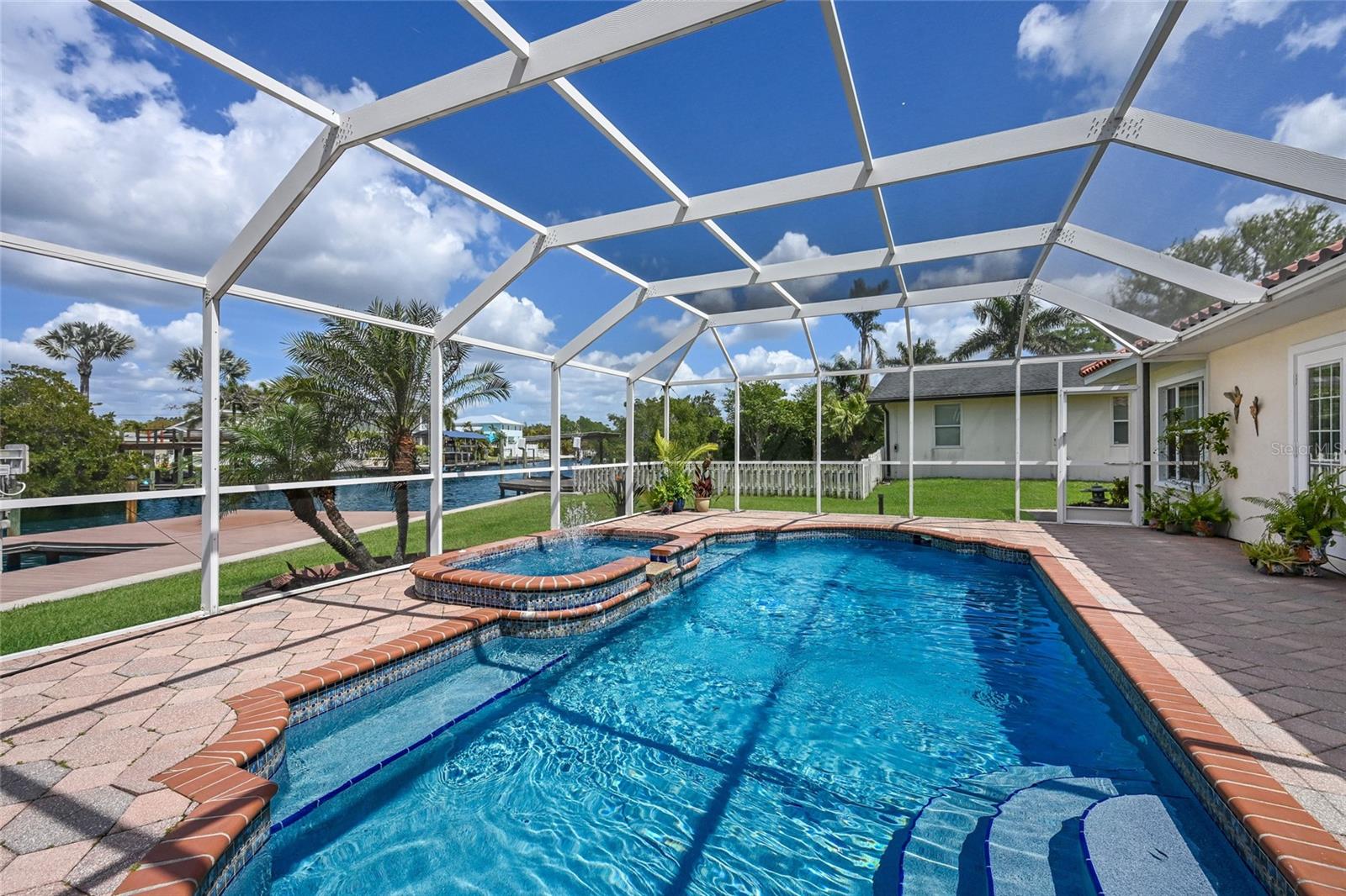 REPLAT OF BONAIRE BAYOU - Residential