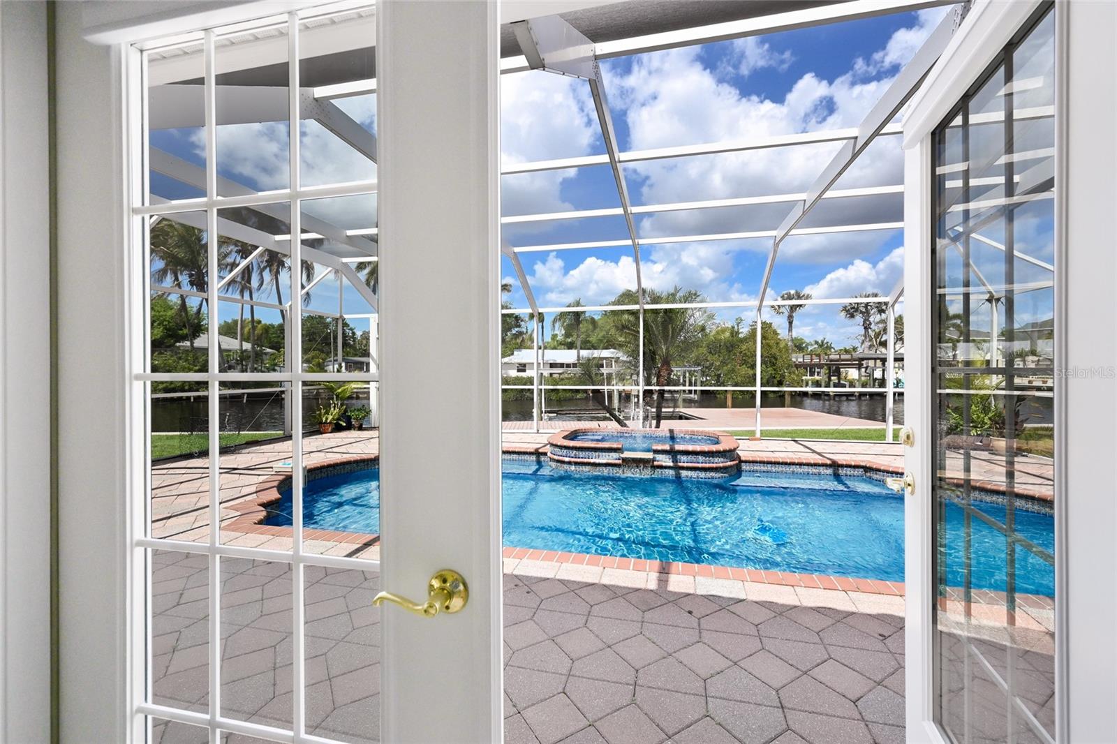 REPLAT OF BONAIRE BAYOU - Residential