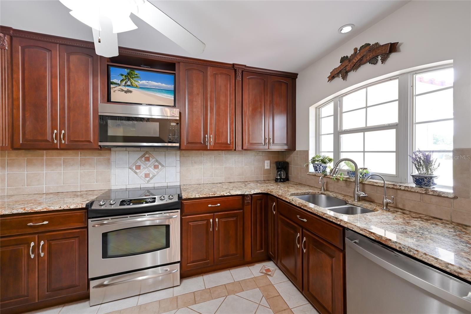 REPLAT OF BONAIRE BAYOU - Residential