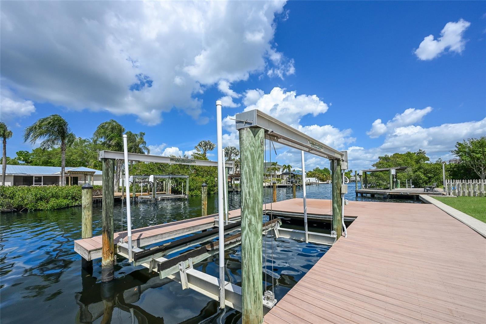 REPLAT OF BONAIRE BAYOU - Residential