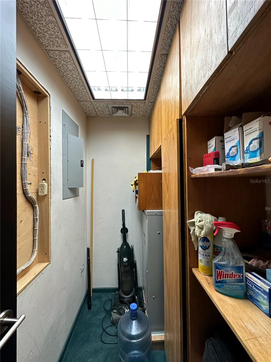 CAPITAL CENTER BUILDING - Commercial Lease