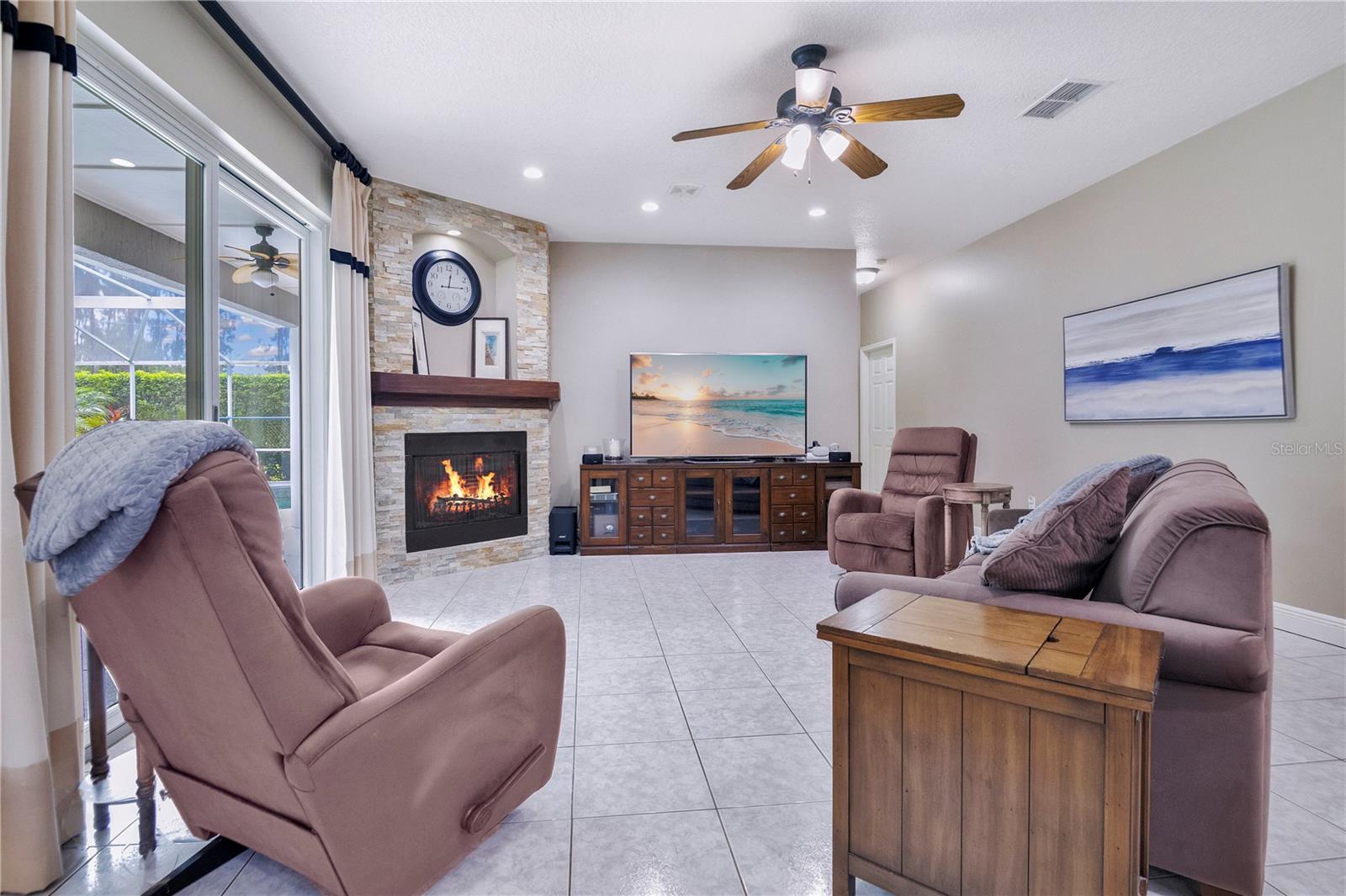 CYPRESS ISLE - Residential