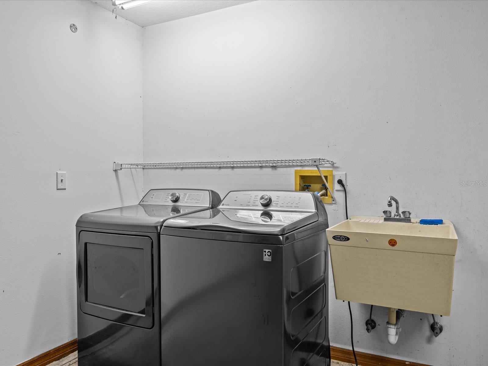 GROVELAND FARMS - Residential