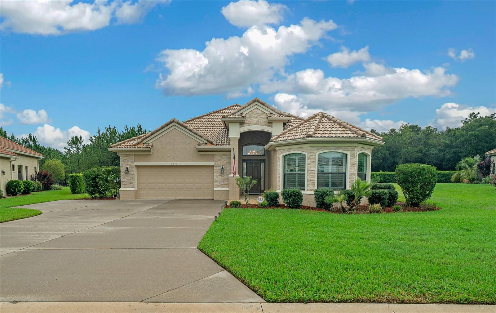 1041 N HUNT CLUB DRIVE