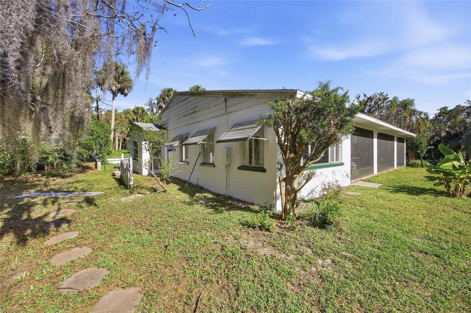 UMATILLA PALM COURT - Residential