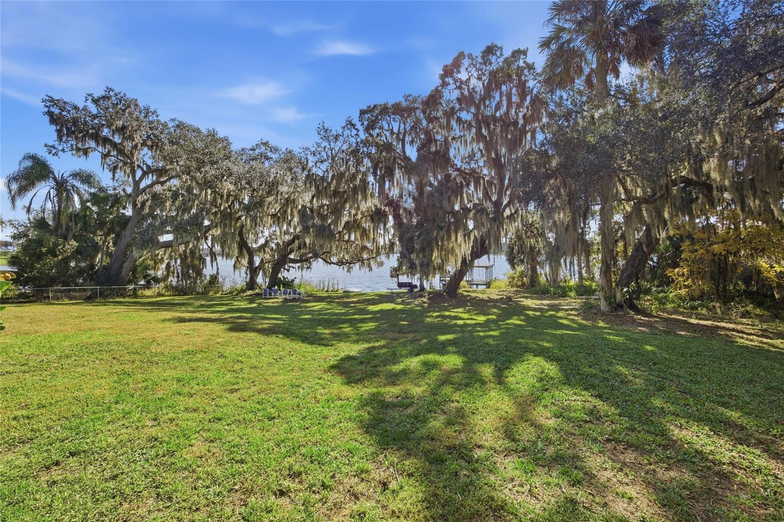 UMATILLA PALM COURT - Residential