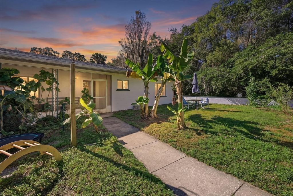 Photo of 280 Palm Court, Umatilla, FL 32784 (MLS # O6372648)