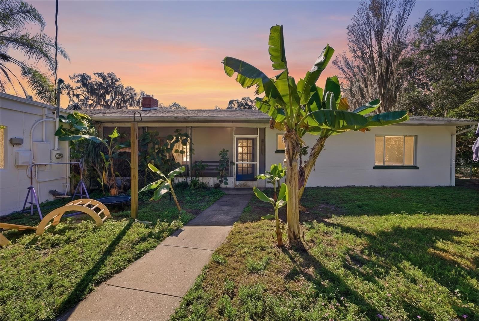 UMATILLA PALM COURT - Residential