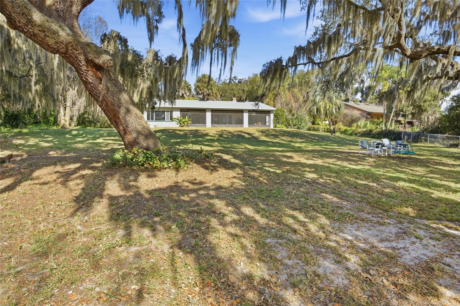 UMATILLA PALM COURT - Residential