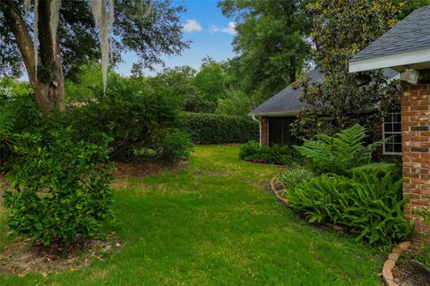 A home in DELAND