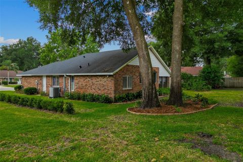 A home in DELAND