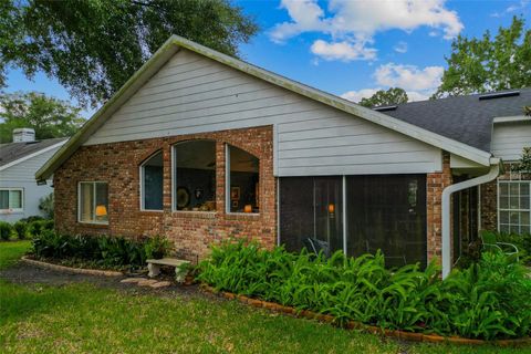 A home in DELAND