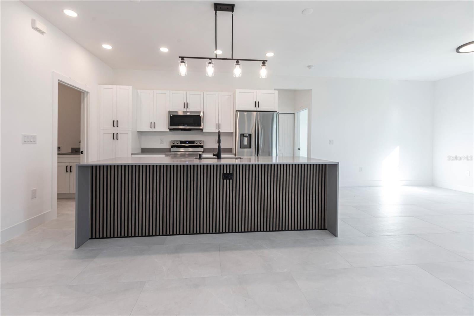 2610 HAGERICK LANE