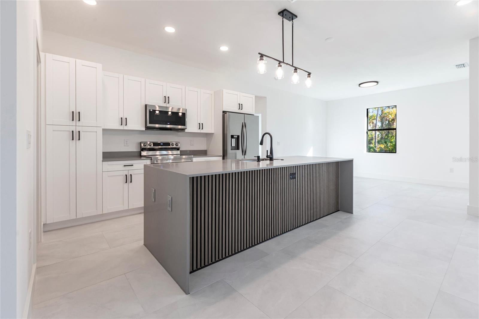2610 HAGERICK LANE