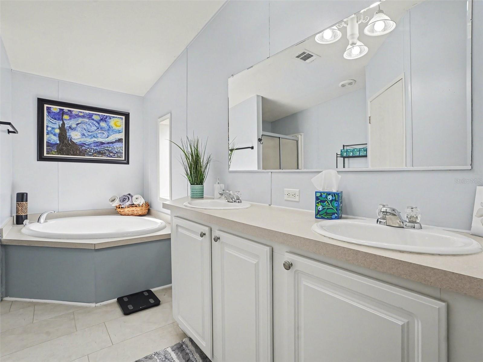 ASTATULA MEADOWS SUB - Residential