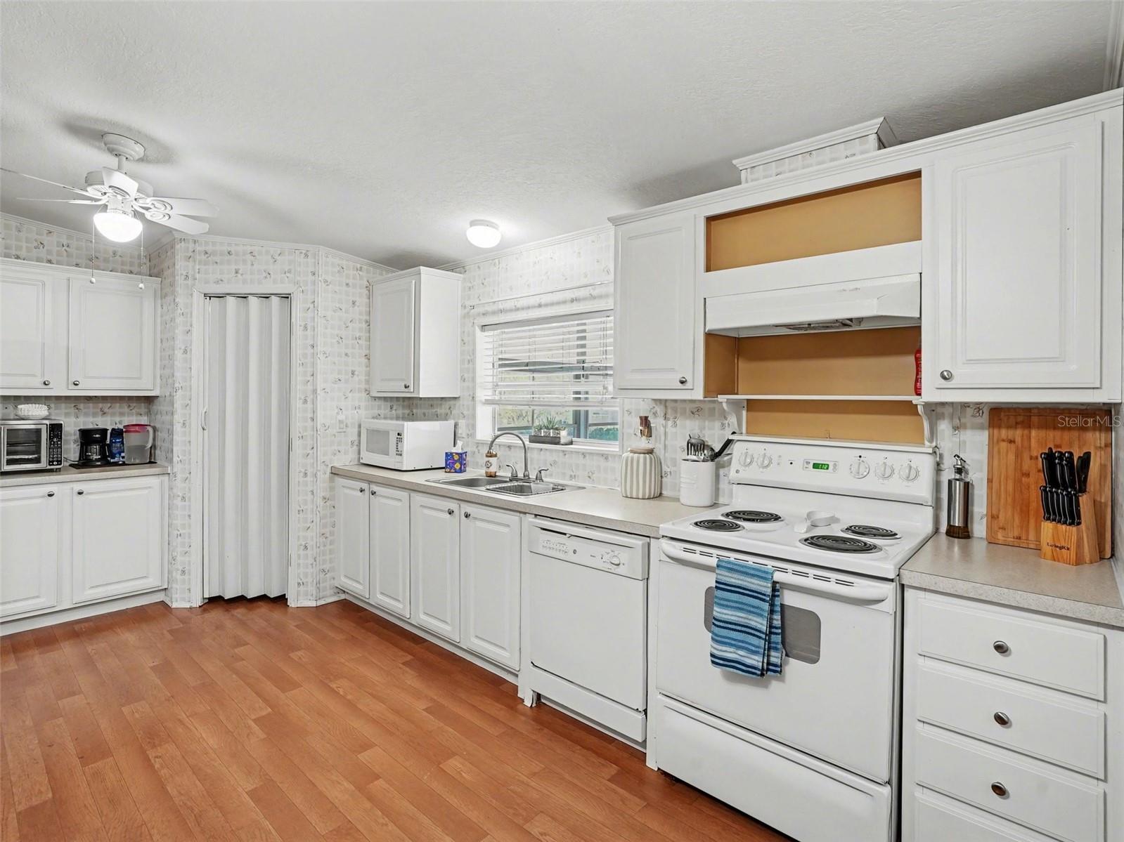 ASTATULA MEADOWS SUB - Residential