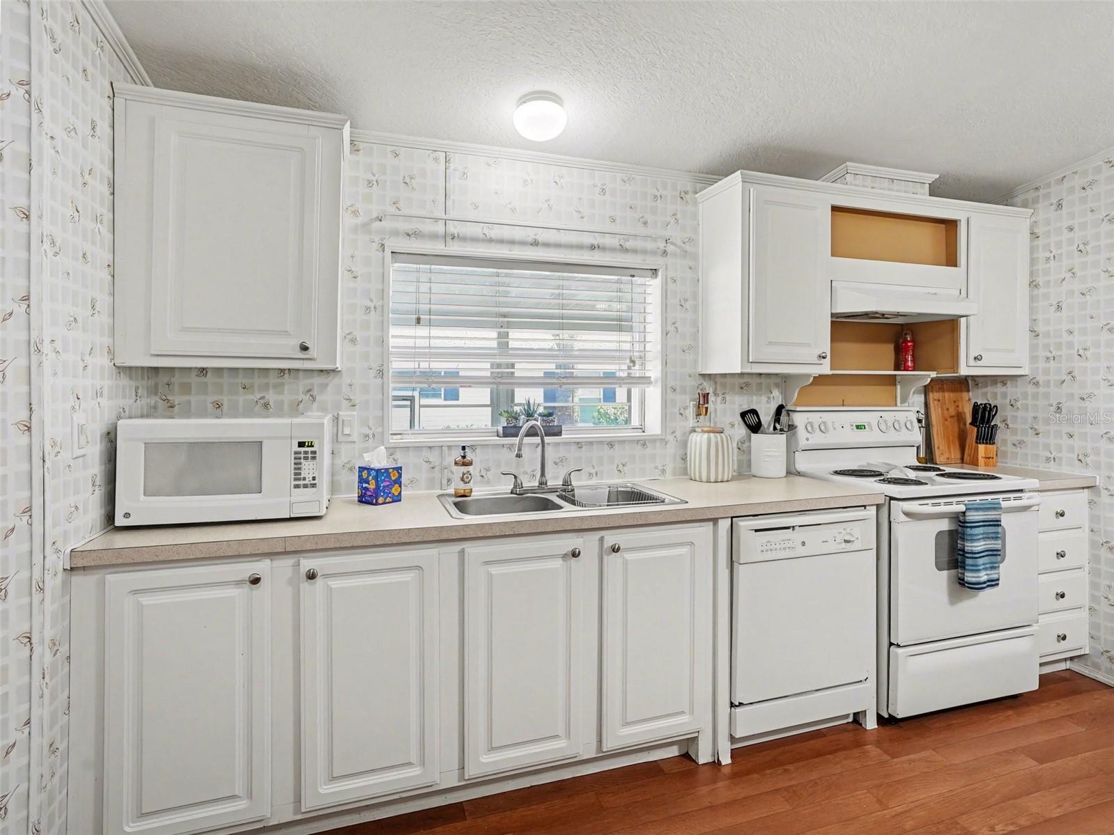 ASTATULA MEADOWS SUB - Residential