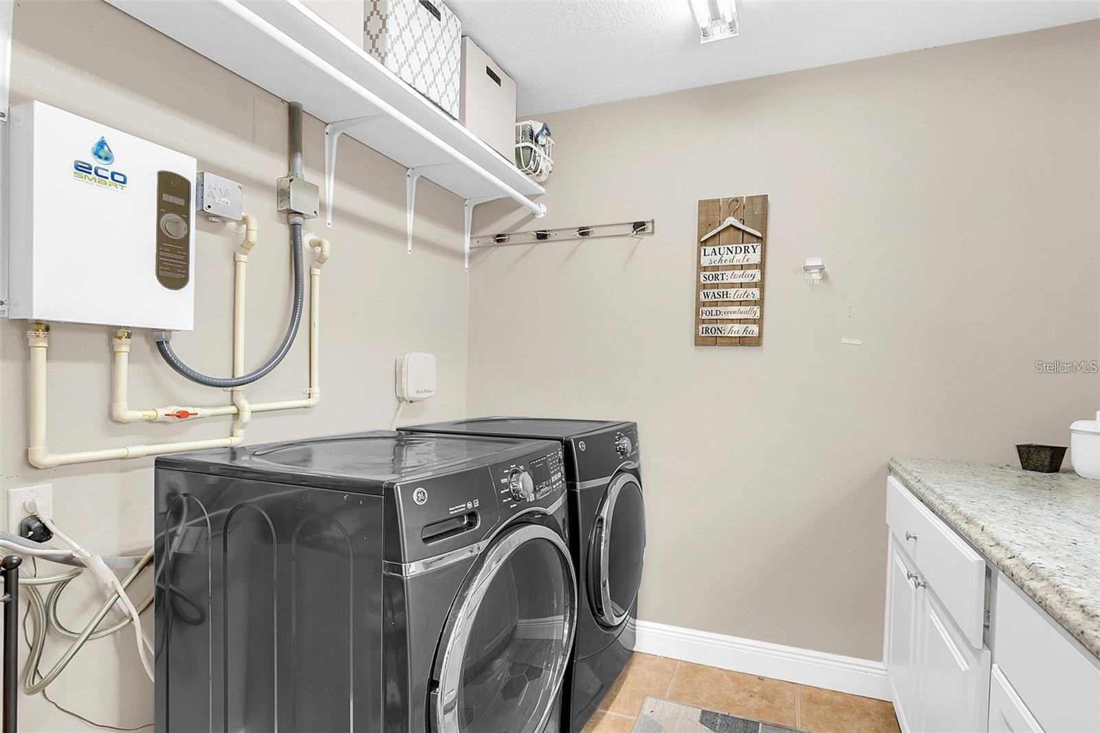 LAKE DAVIS HEIGHTS - Residential Lease