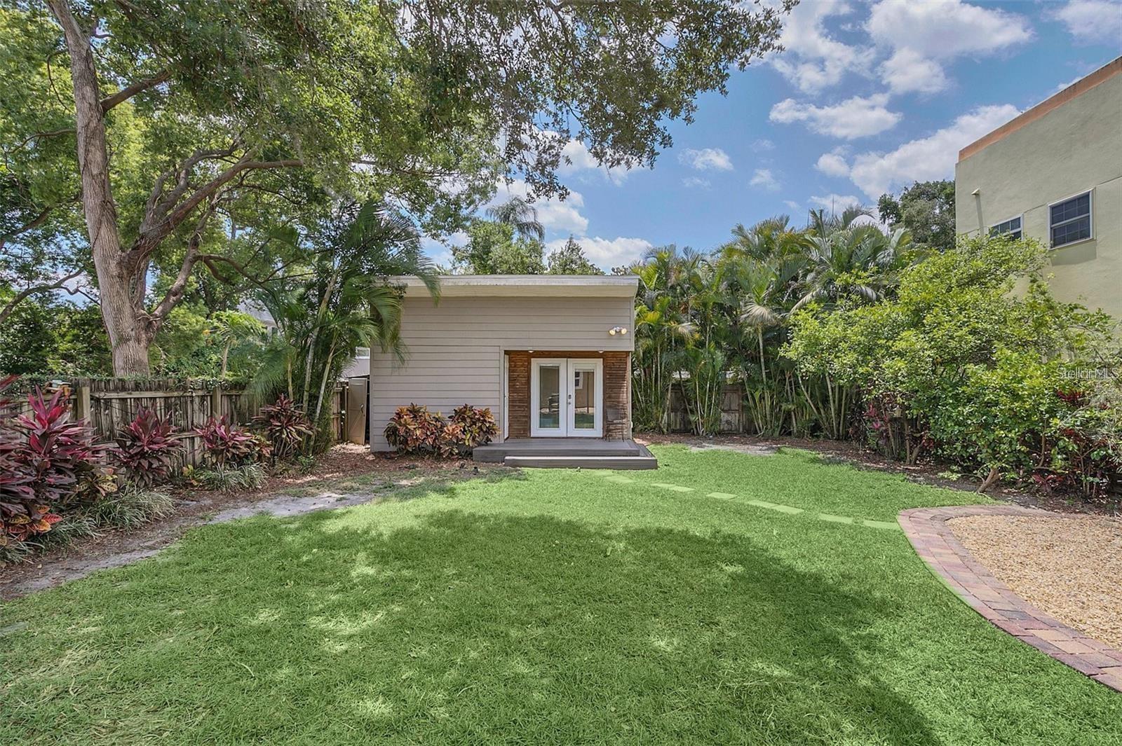 LAKE DAVIS HEIGHTS - Residential Lease