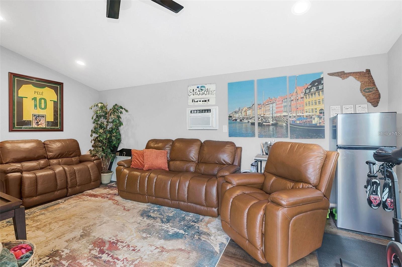 LAKE DAVIS HEIGHTS - Residential Lease