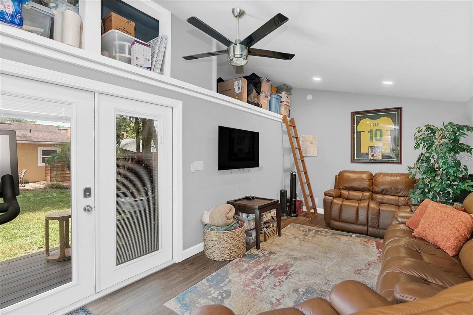 LAKE DAVIS HEIGHTS - Residential Lease