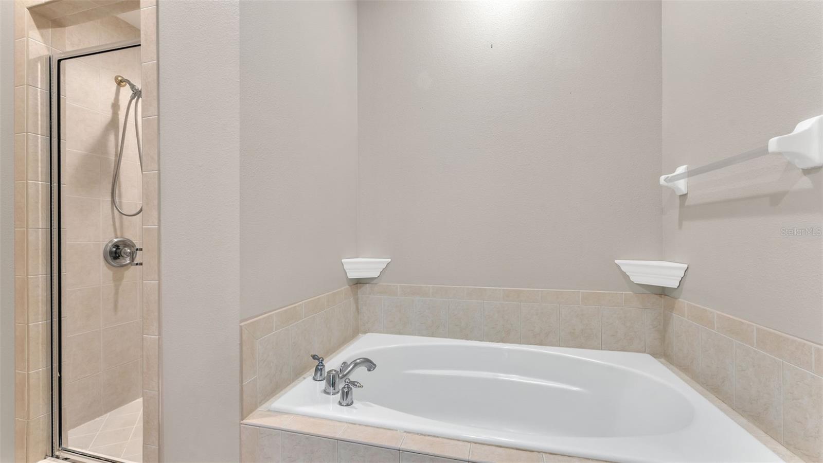 CHELSEA OAKS - Residential