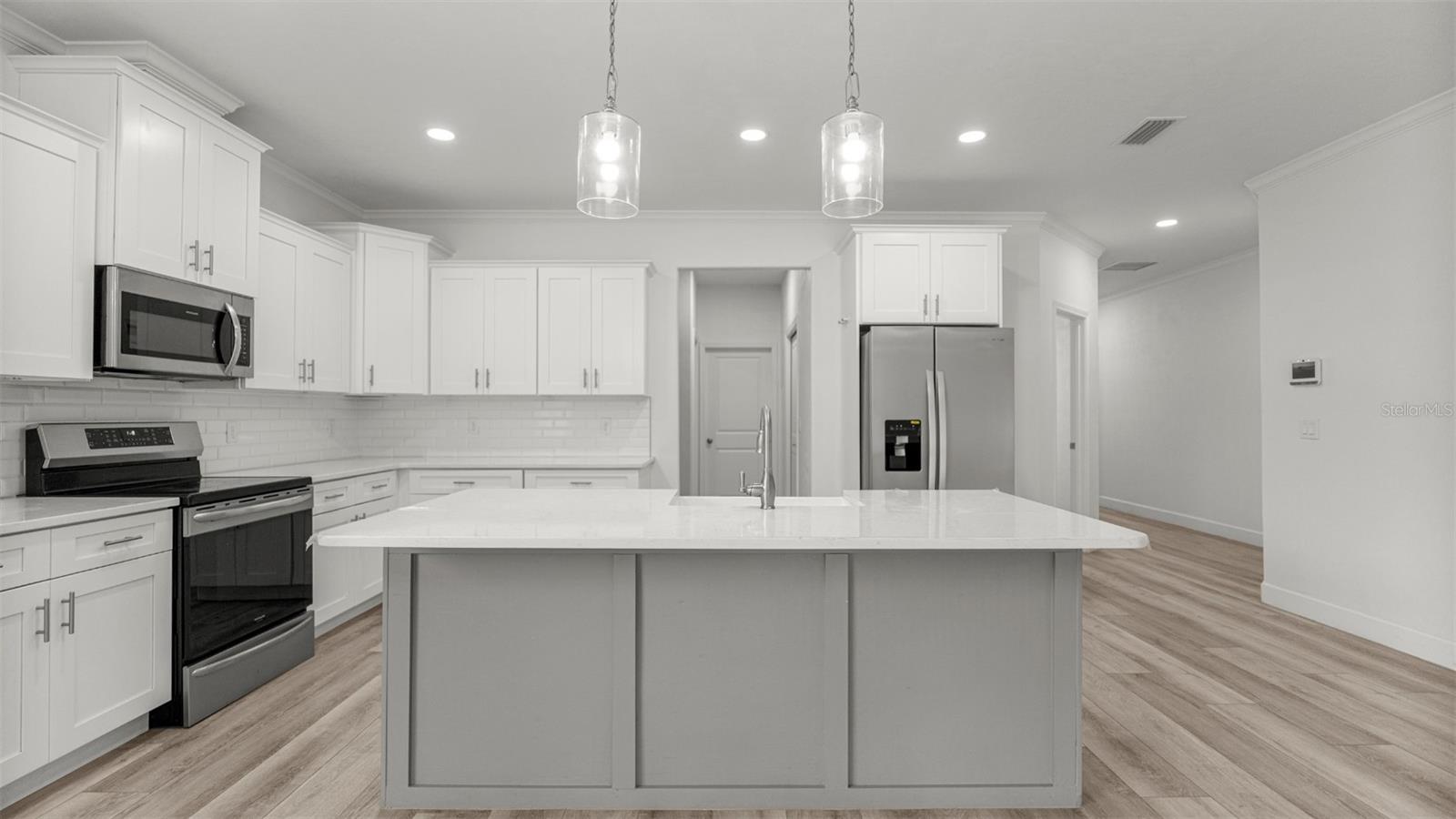 6657 SW 15TH PLACE