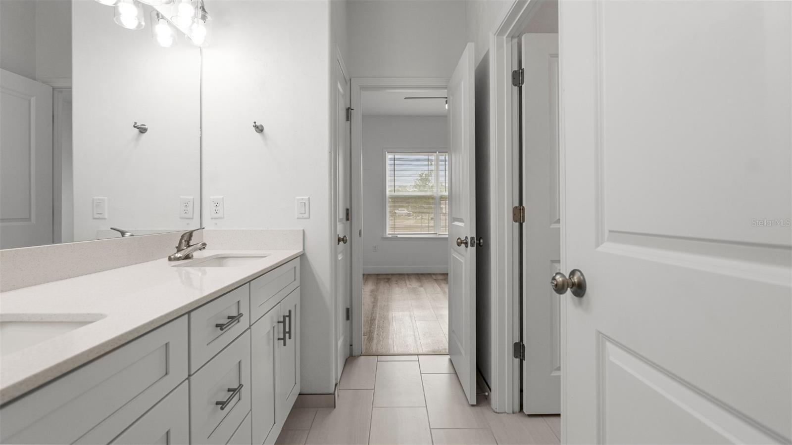 GRAND OAKS AT TOWER - Residential