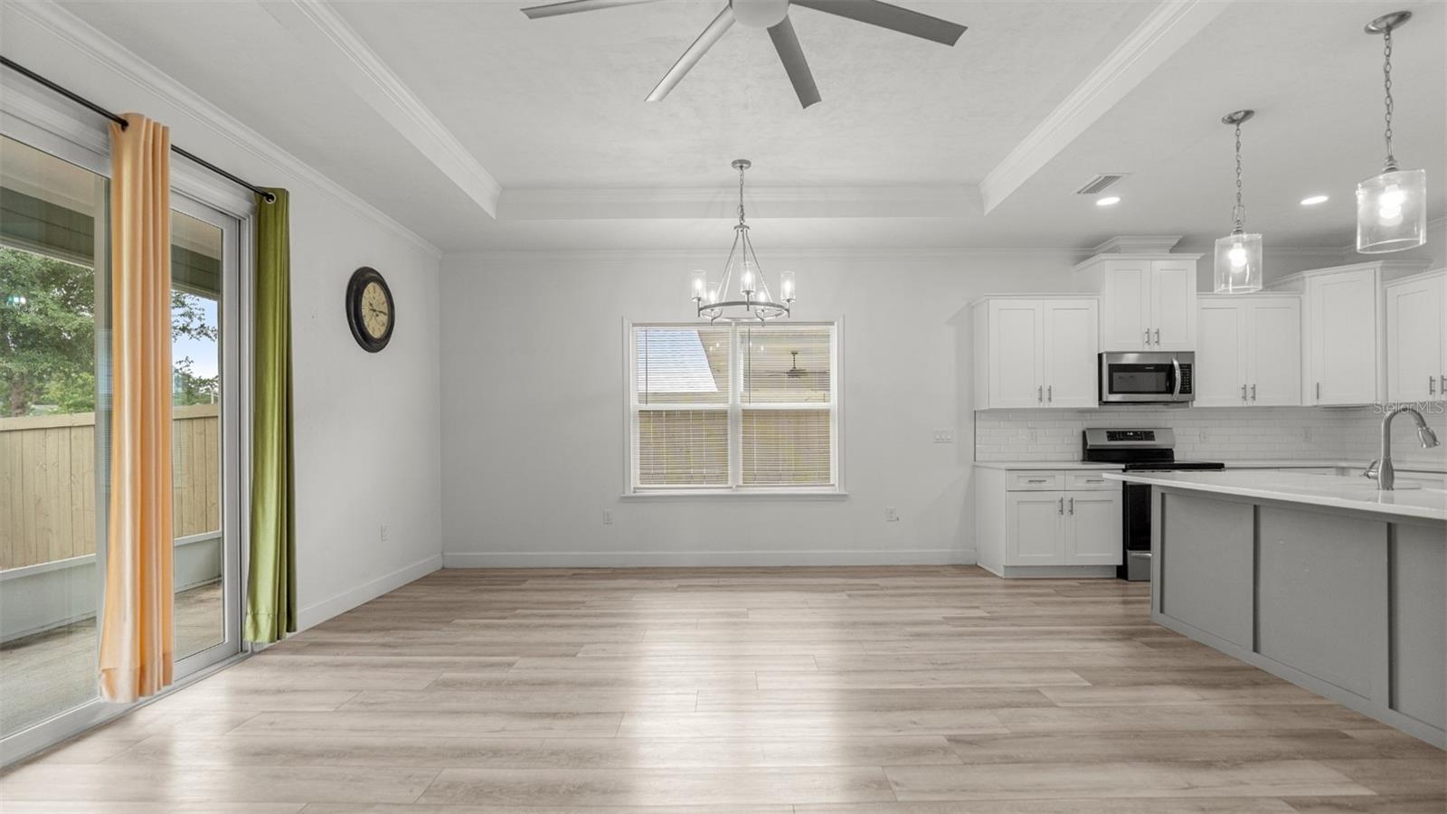 GRAND OAKS AT TOWER - Residential