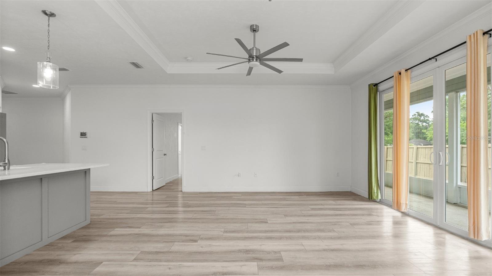 GRAND OAKS AT TOWER - Residential