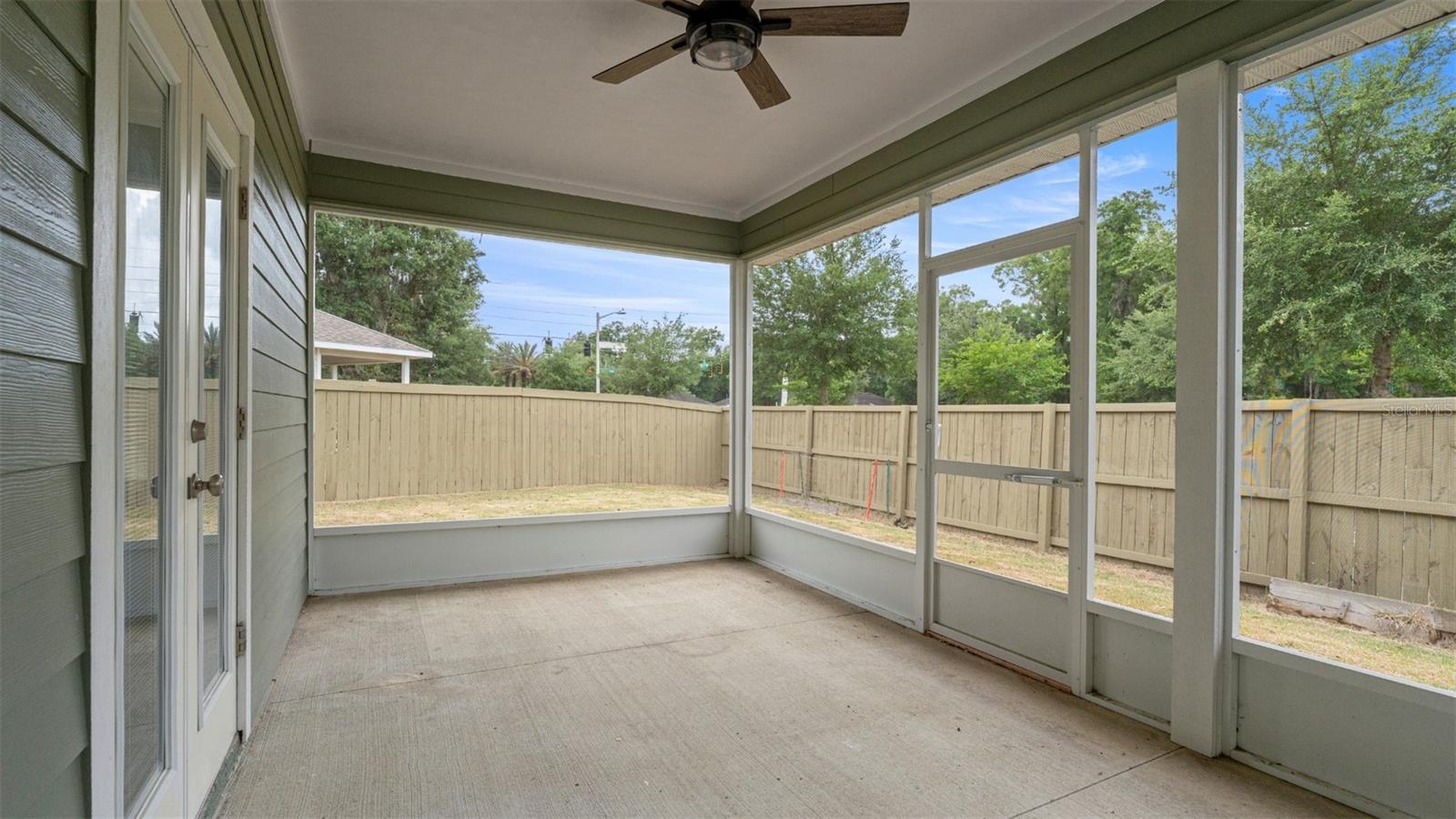GRAND OAKS AT TOWER - Residential