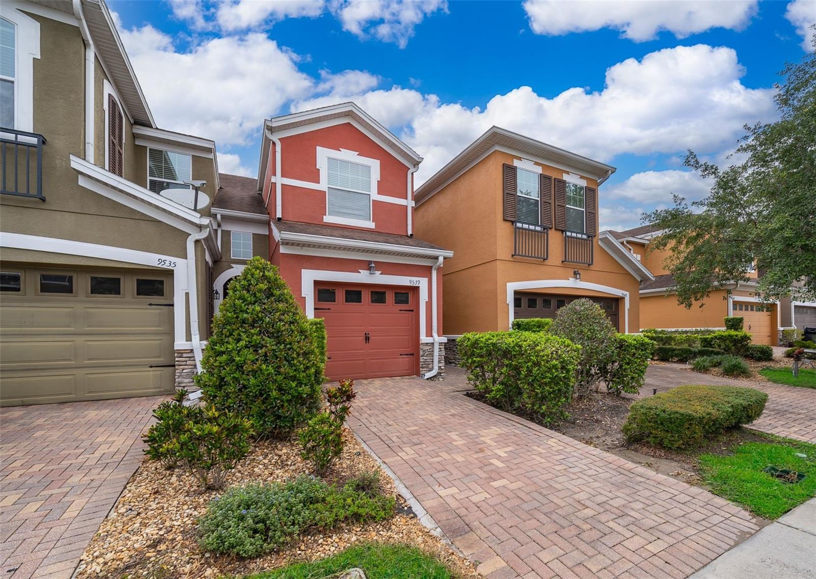 9539 SILVER BUTTONWOOD STREET