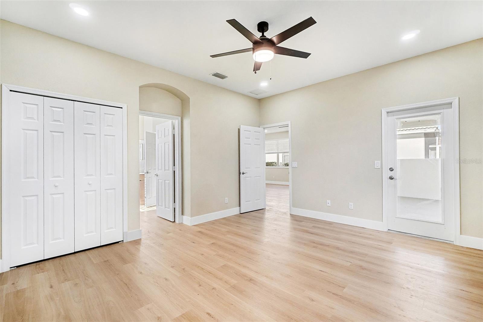 RIVERWOOD - Residential