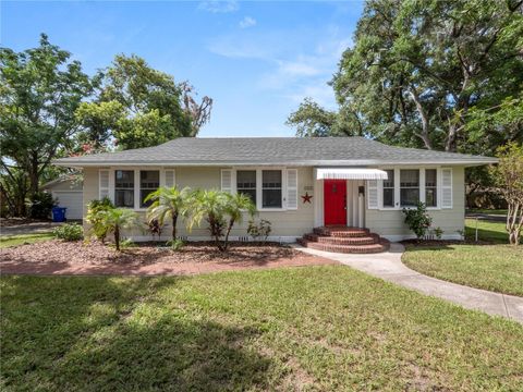 A home in LAKELAND