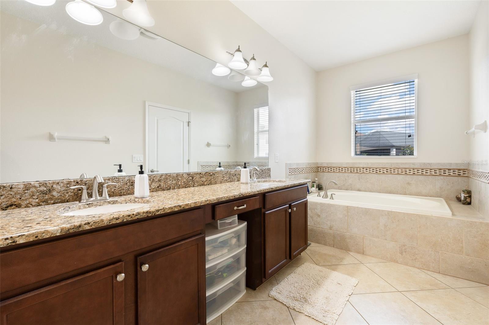 WINDEMERE SOUND PH 2 - Residential