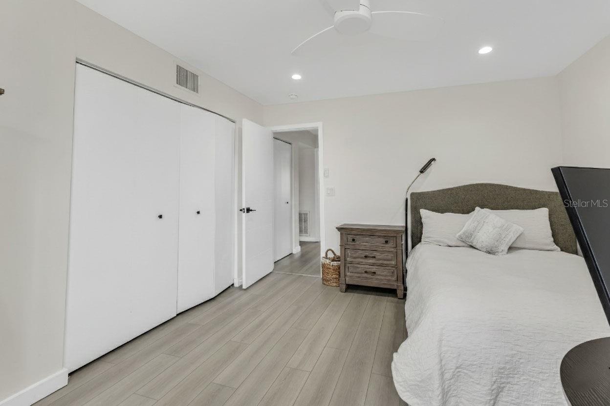 CEDARWOOD TERRACE BLDG 04 - Residential