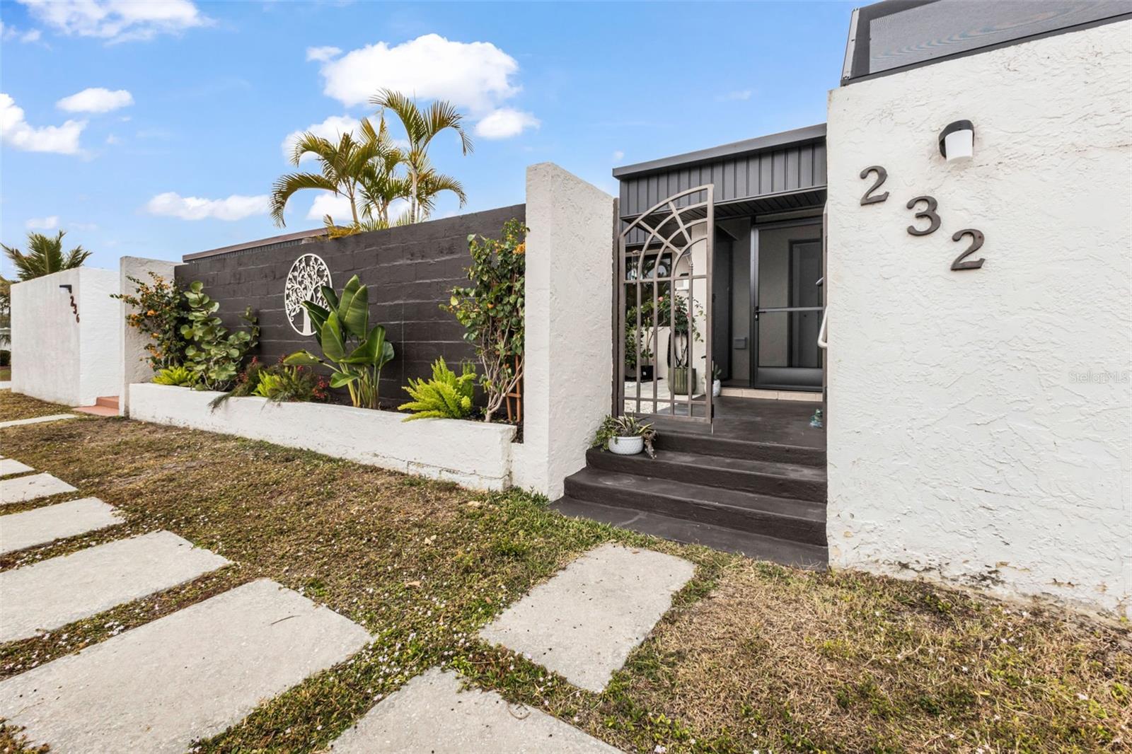 CEDARWOOD TERRACE BLDG 04 - Residential