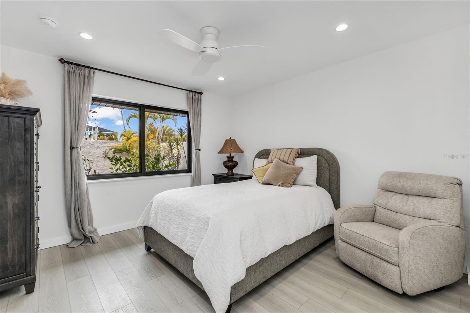 CEDARWOOD TERRACE BLDG 04 - Residential