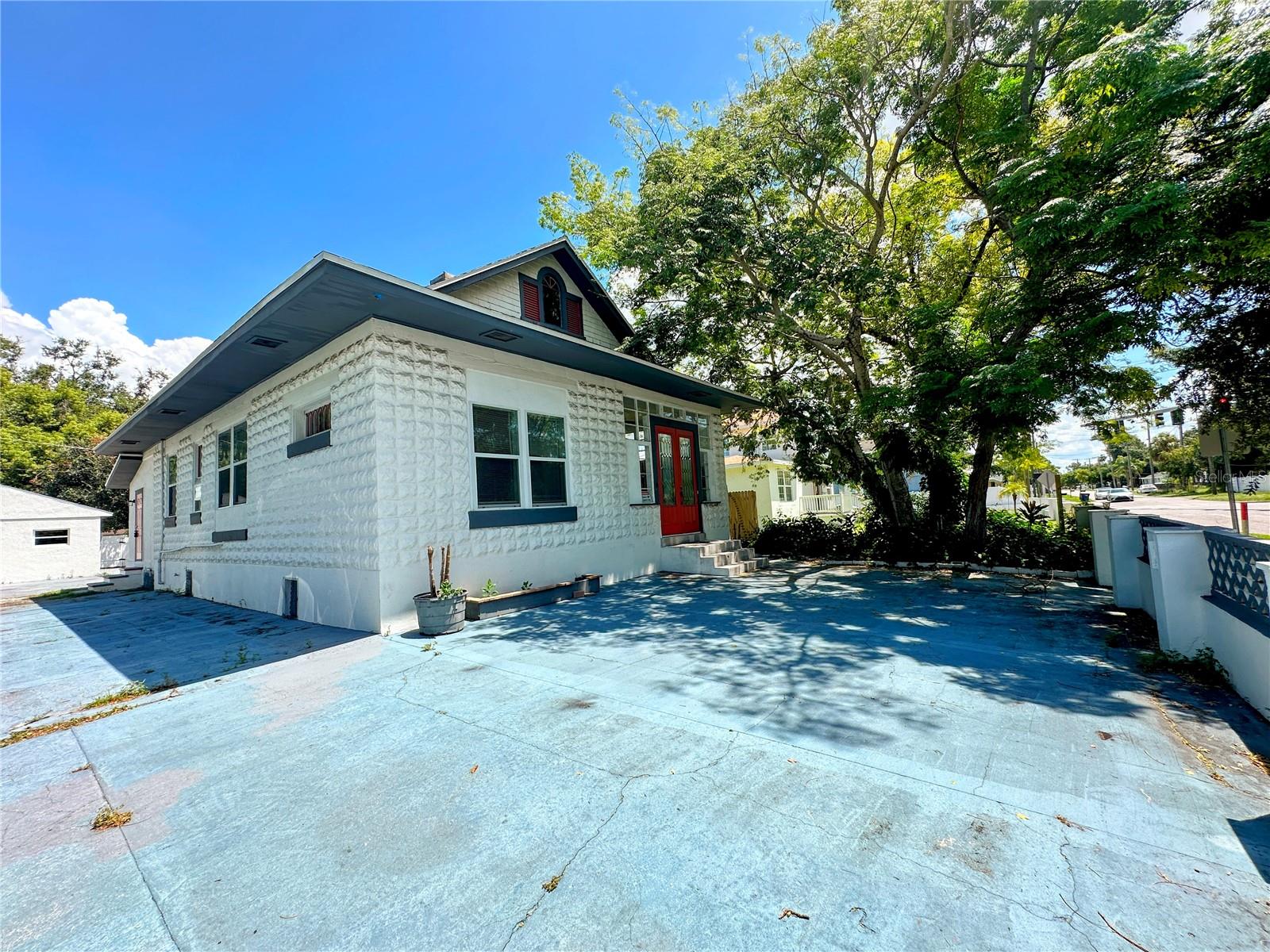 MAC FARLANE PARK - Residential Income