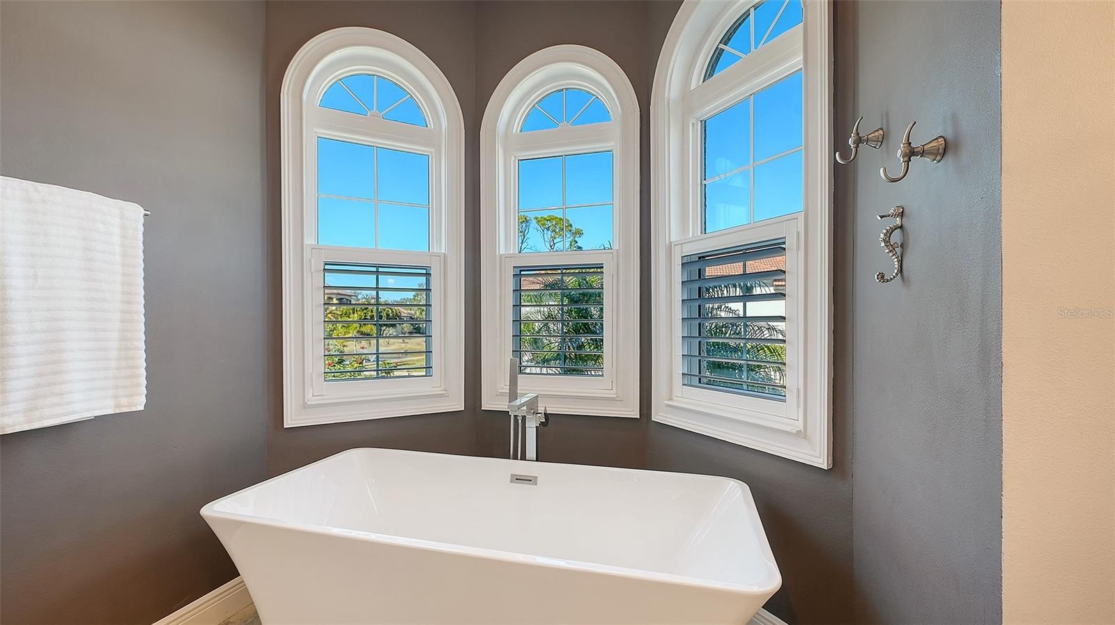 BLACKBURN RIDGE - Residential