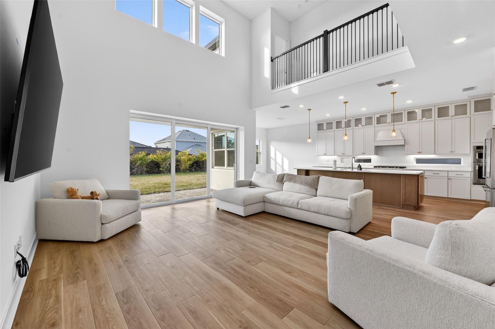 6112 JENSEN VIEW AVENUE