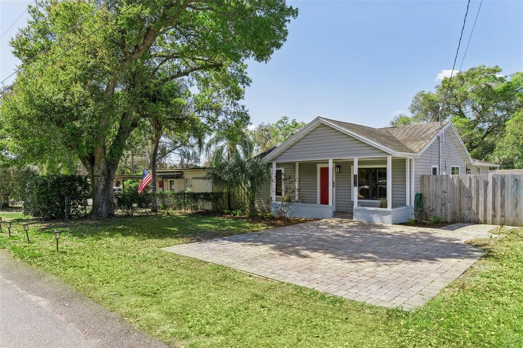 Photo of 2510 Homeland Street, Orlando, FL 32806 (MLS # O6385012)