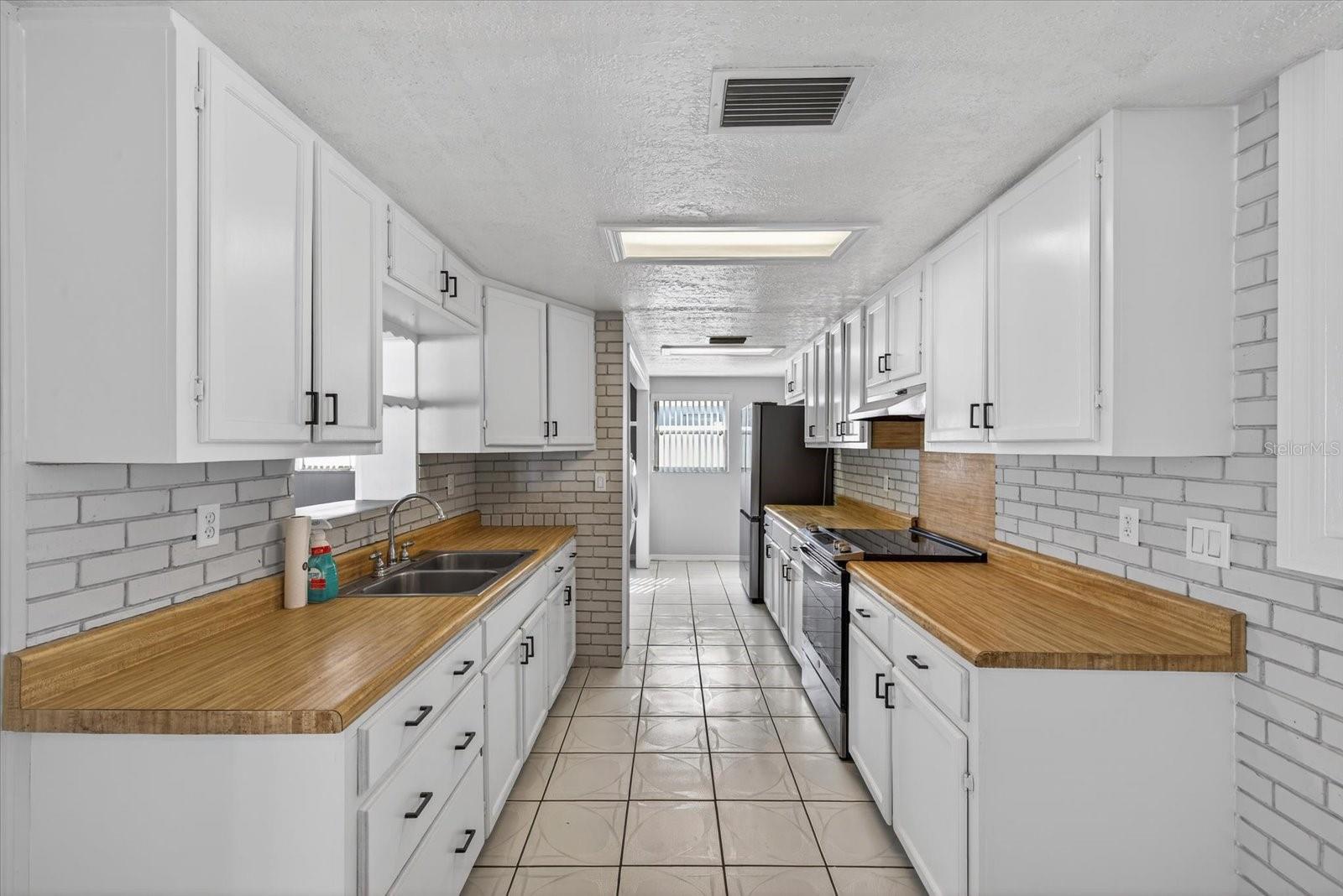 RIDGE CREST GARDENS - Residential