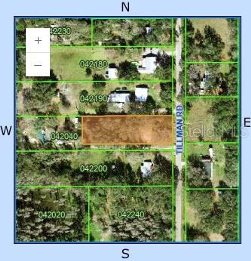 0.85 Acres Located in North Lakeland with R-3 Zoning, Allowing for Higher-Density Residential Development Such as Townhomes, Duplexes, Or Small Apartment Buildings (Buyer to Verify with County). Excellent Opportunity for Investors, Builders, Or Developers Looking to Take Advantage of the Area's Growth. Conveniently Located Near Major Roads, Shopping, Dining, And Local Amenities.